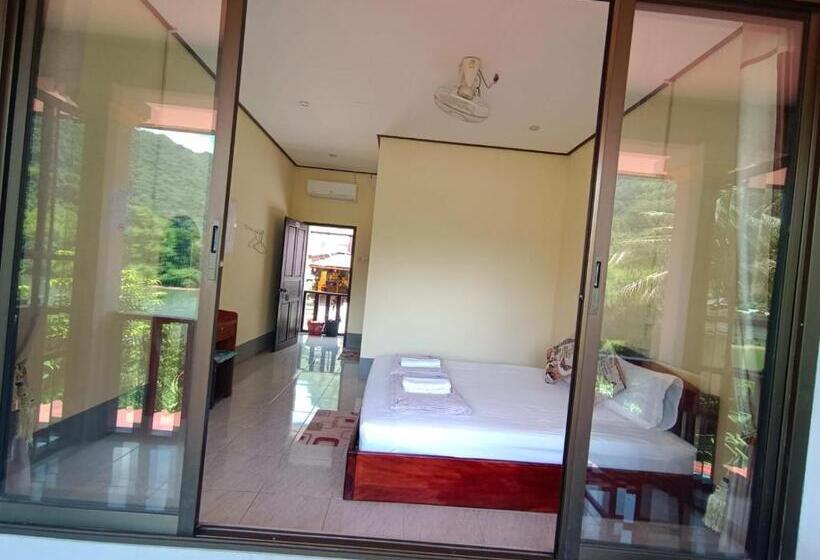 ペンション Khamphan Guesthouse