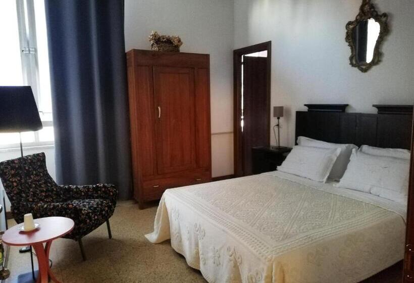 بنسيون La Dimora Di Lola Affittacamere