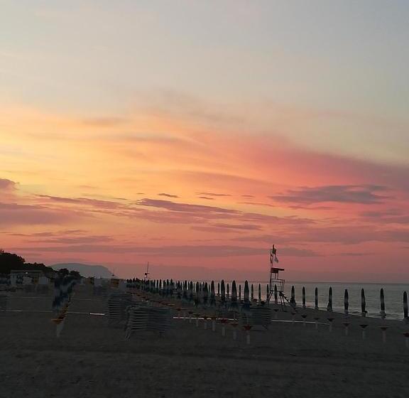 بنسيون La Dimora Di Lola Affittacamere