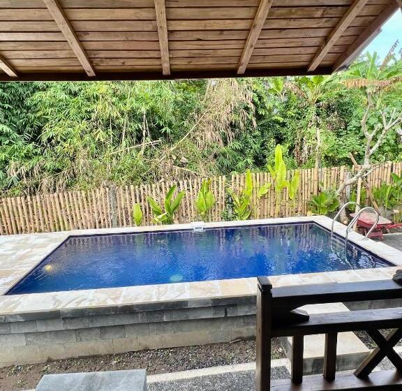 פנסיון La Villa Joglo Canggu