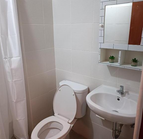 پانسیون Mesavirre Garden Residences