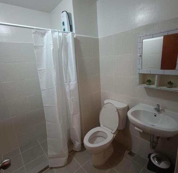 پانسیون Mesavirre Garden Residences