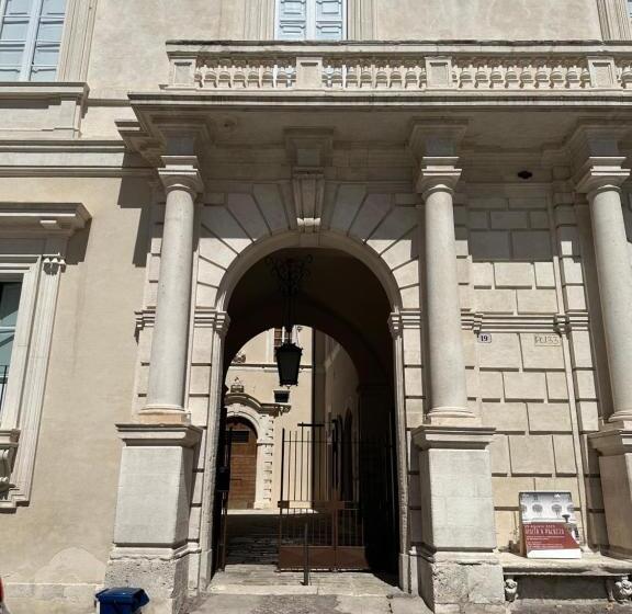 پانسیون Casa Colonna Suite Della Torre