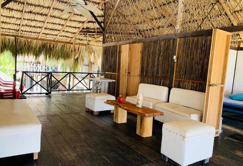 פנסיון Palenque Beach House