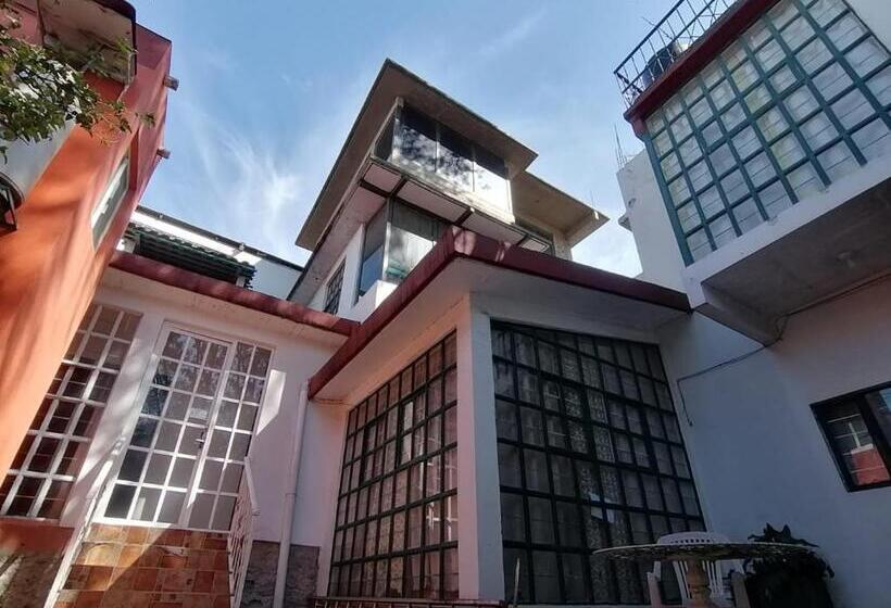 بنسيون Posada Los Limones