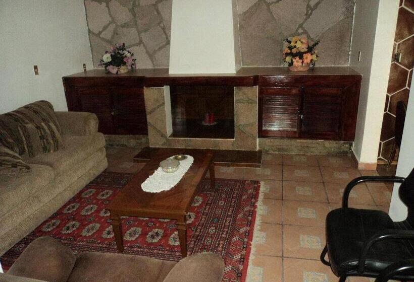 بنسيون Posada Los Limones