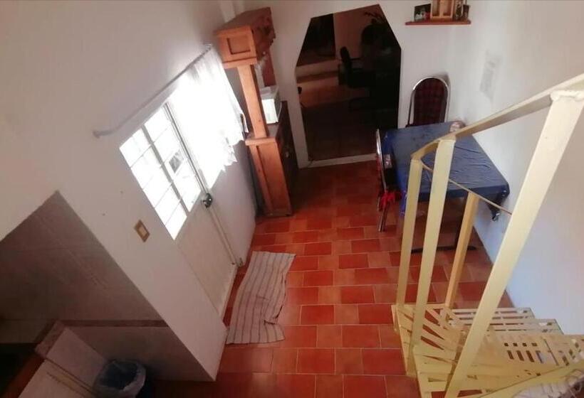 بنسيون Posada Los Limones