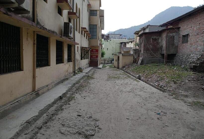 Пансион Prince Geust House