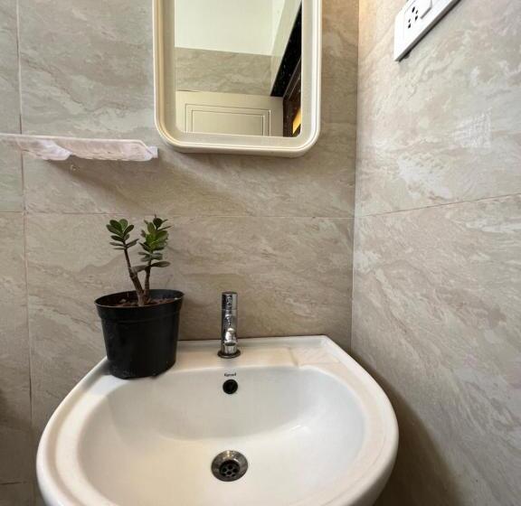 פנסיון Raja Residency