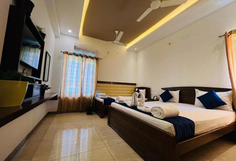 פנסיון Raja Residency