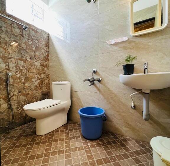 פנסיון Raja Residency