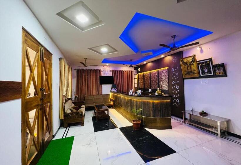 פנסיון Raja Residency