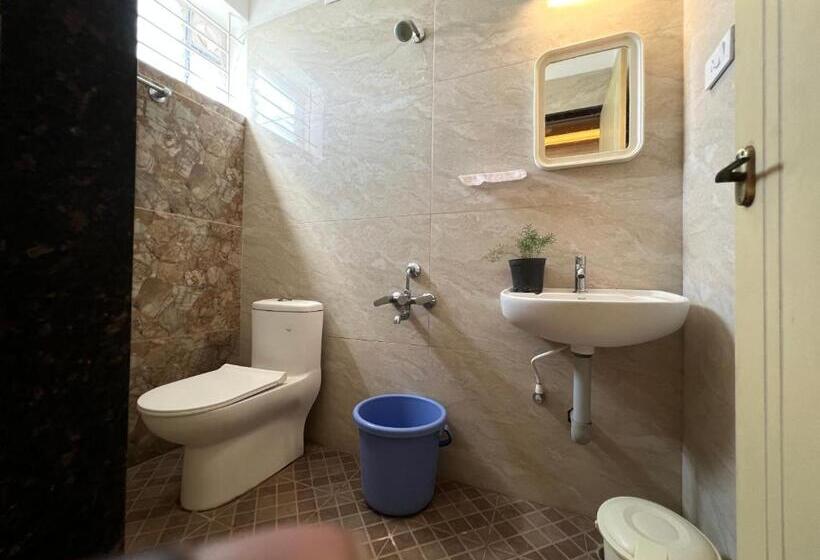 פנסיון Raja Residency