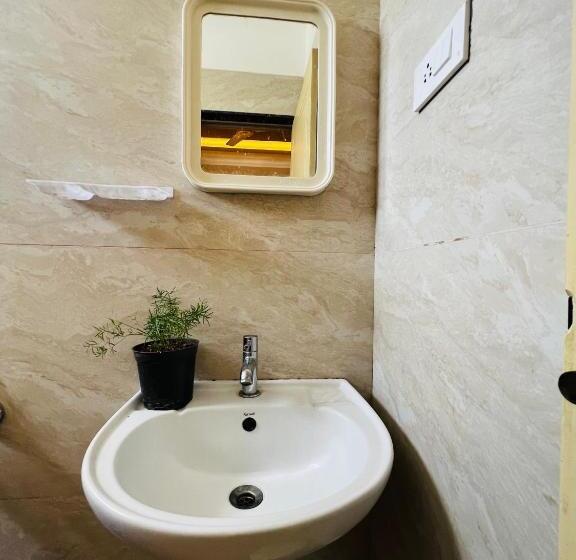 פנסיון Raja Residency