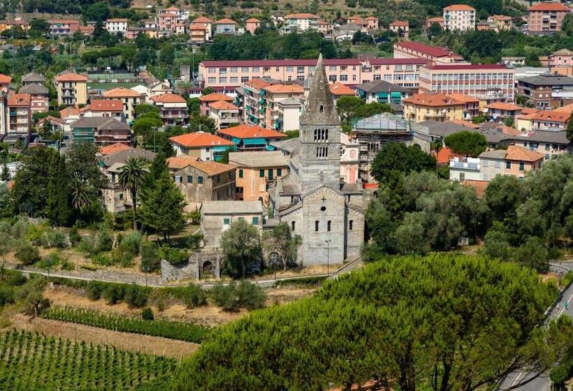 بنسيون Room In Villa   Room In The Hills With Garden And Sea View