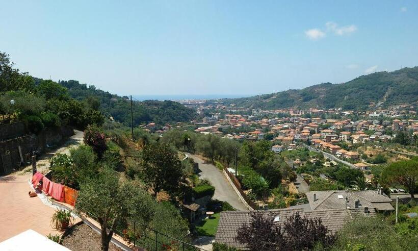 بنسيون Room In Villa   Room In The Hills With Garden And Sea View