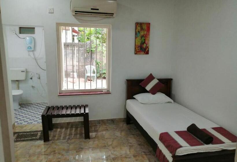 פנסיון Sheldon House