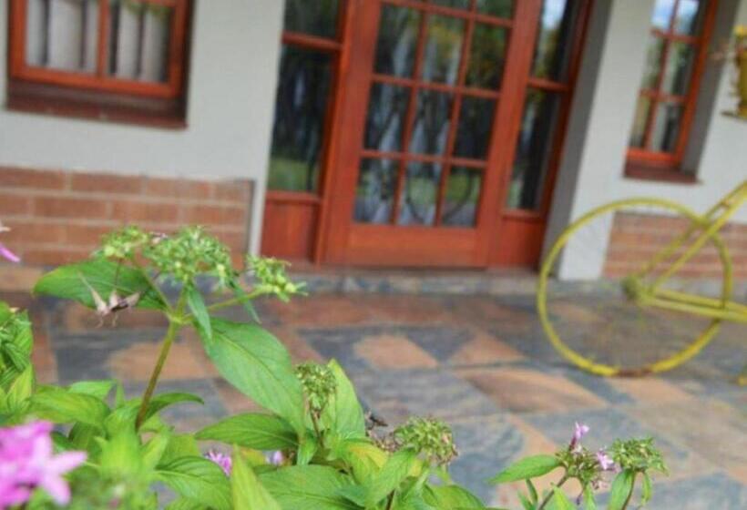 펜션 Stay At 12 Guesthouse And Selfcatering