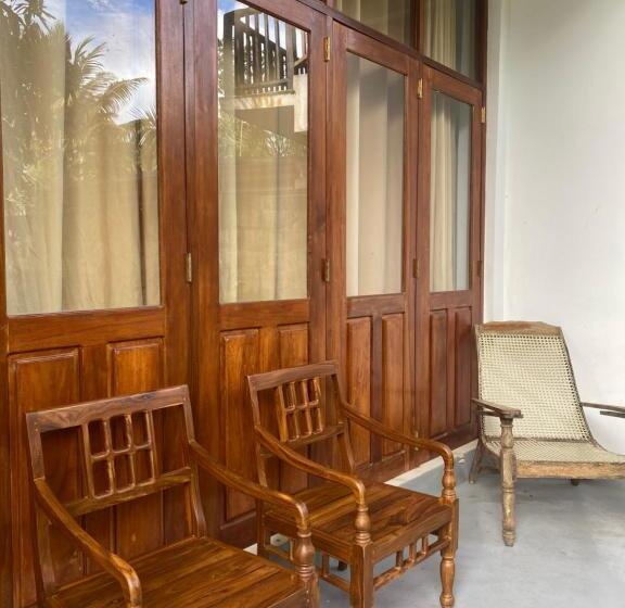 Пансион Talalla Ocean Beach Bungalow