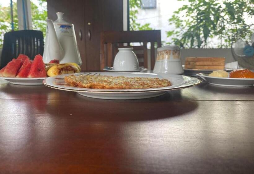 Пансион Talalla Ocean Beach Bungalow