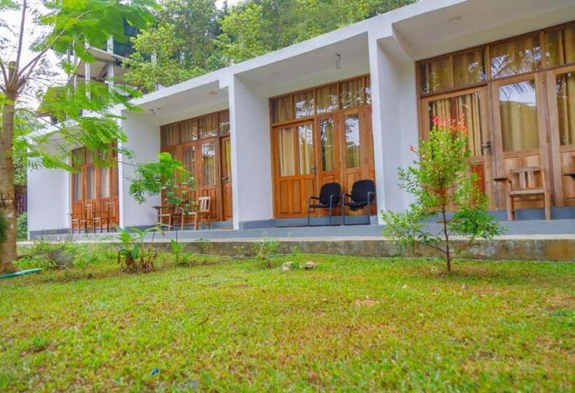 Пансион Talalla Ocean Beach Bungalow