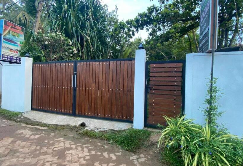 Пансион Talalla Ocean Beach Bungalow