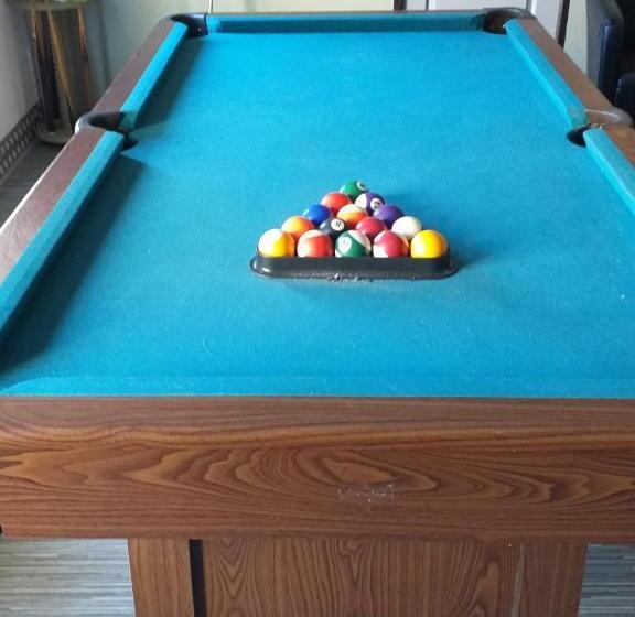 بنسيون The Annex