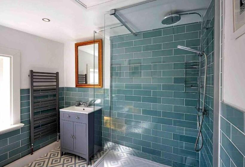 بنسيون Ash Rooms