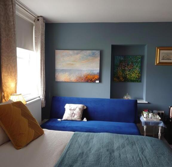 بنسيون Ash Rooms