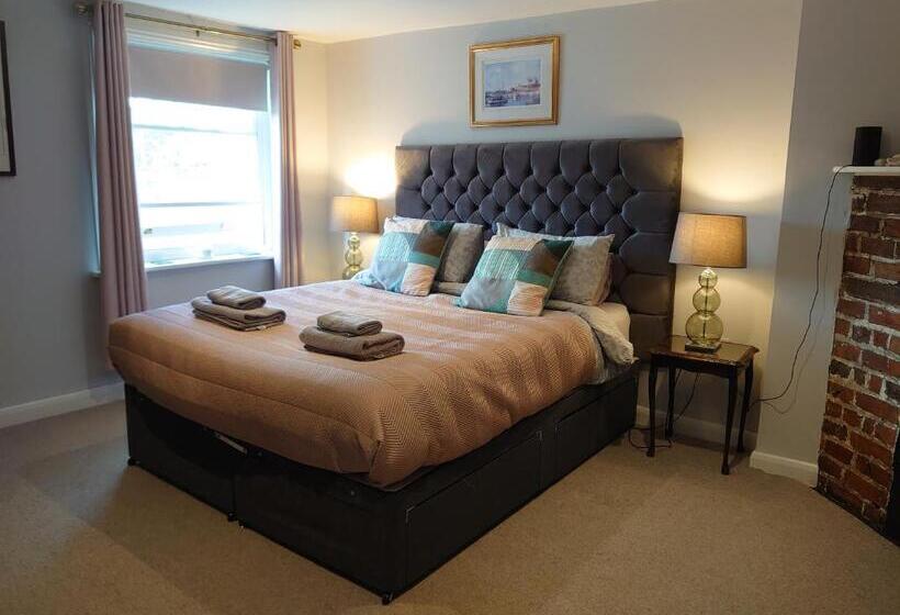 بنسيون Ash Rooms