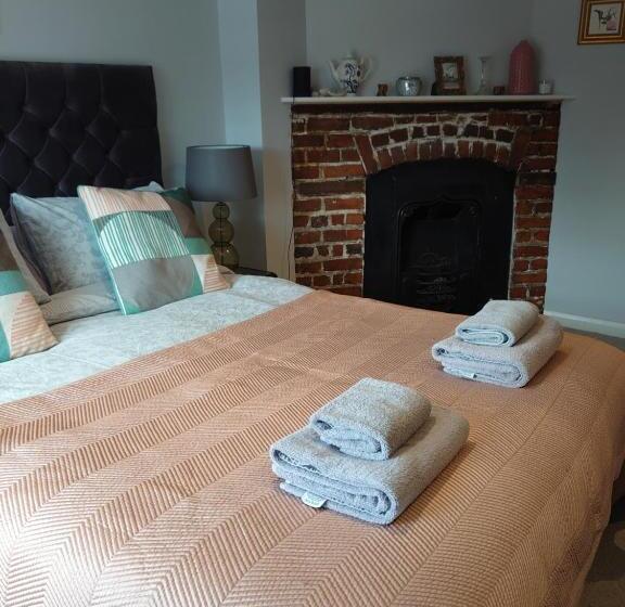 بنسيون Ash Rooms