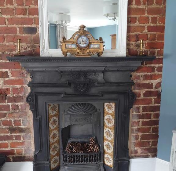 بنسيون Ash Rooms