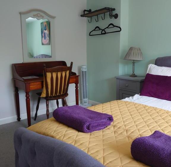 بنسيون Ash Rooms