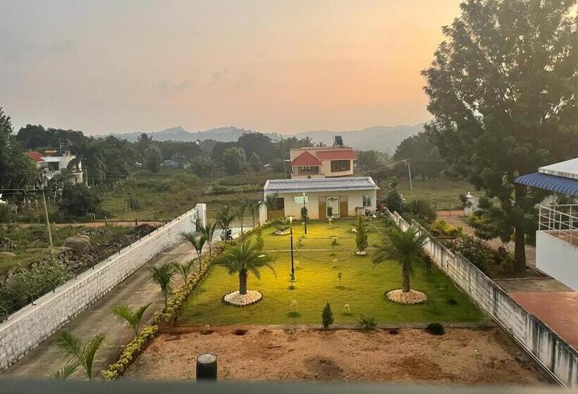 ペンション The Grand Yelagiri Guest House