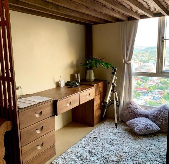 Penthouse Condo Studio Unit Centrio Tower W/ Stove