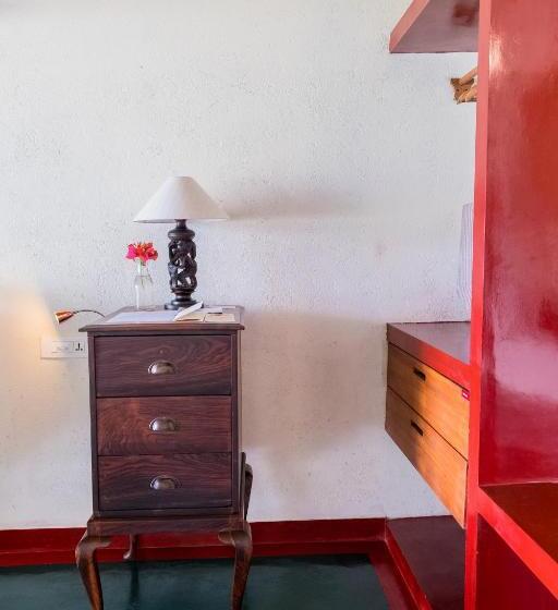 استراحتگاه Cranganor History Café & Riverside Château