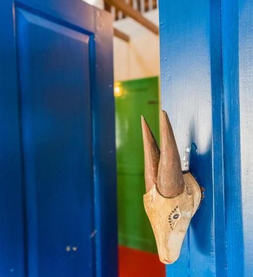 استراحتگاه Cranganor History Café & Riverside Château