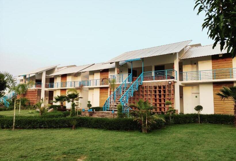 אתר נופש Justa Lazy Haven Corbett, Uttarakhand