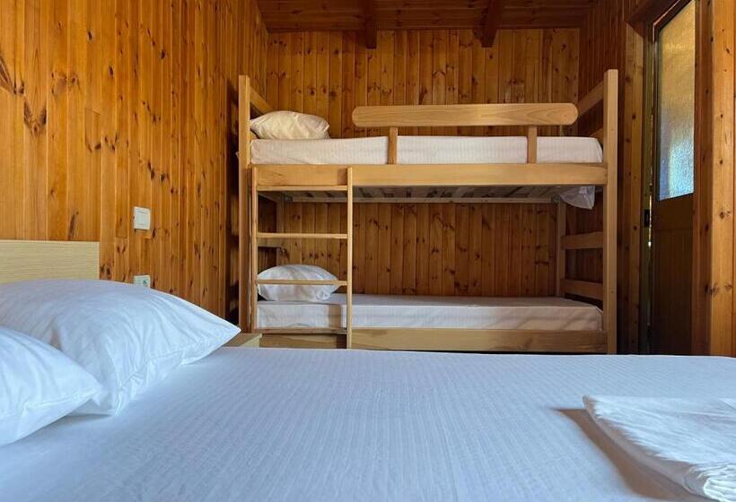 אתר נופש Miqt Beach   Bungalows