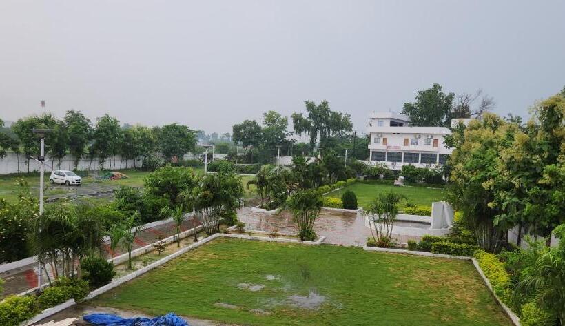 Resort Shivansh Garden