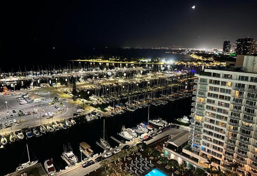 Waikiki Beach Experience! Luxury Oceanview Suite!