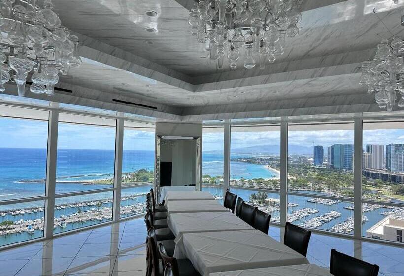Waikiki Beach Experience! Luxury Oceanview Suite!