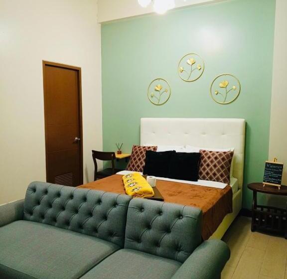 Studio 1st Fl With Balcony Across Terminal 3 Airport