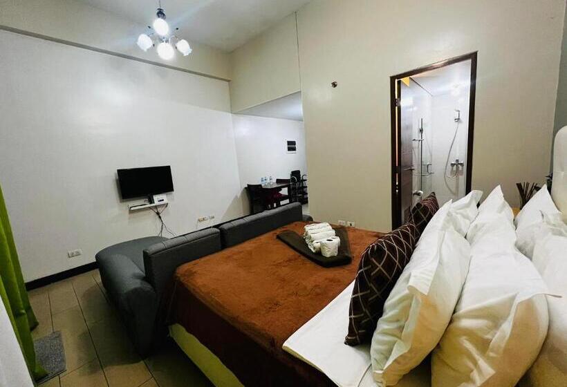 Studio 1st Fl With Balcony Across Terminal 3 Airport