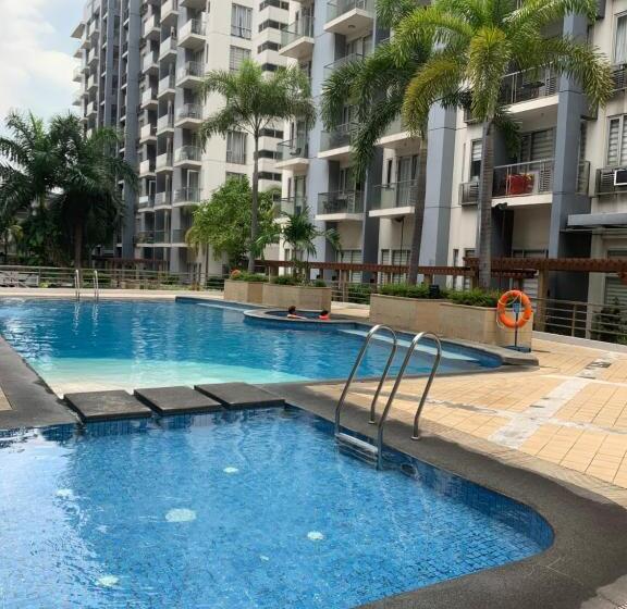 Studio 2nd Fl With Balcony Across Terminal 3 Airport