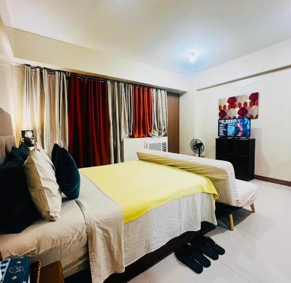 Studio 2nd Fl With Balcony Across Terminal 3 Airport