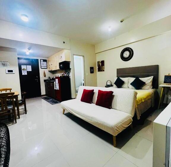 Studio 2nd Fl With Balcony Across Terminal 3 Airport