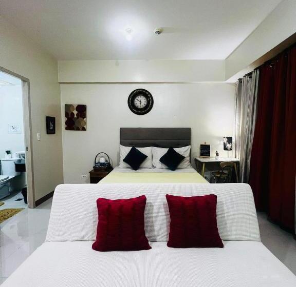 Studio 2nd Fl With Balcony Across Terminal 3 Airport