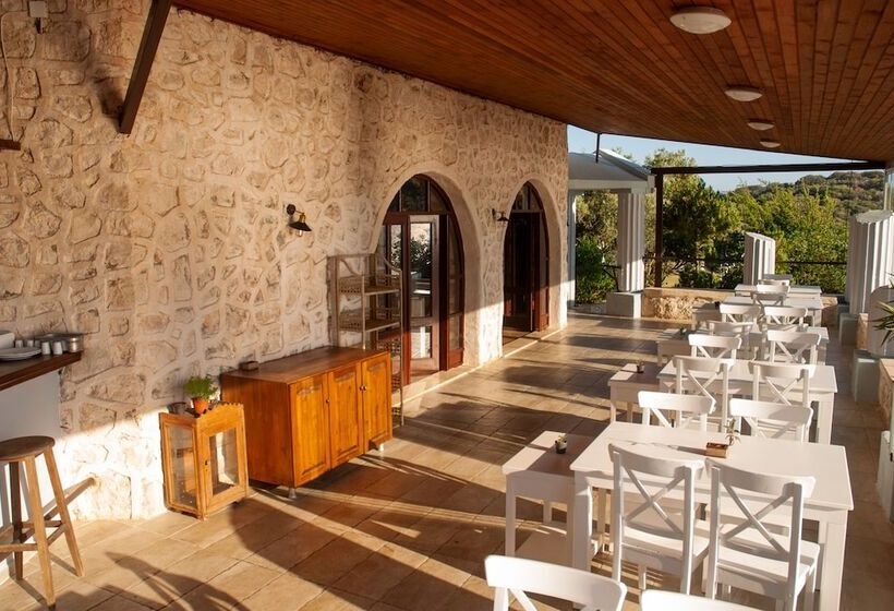 فندق Akropol Boutique