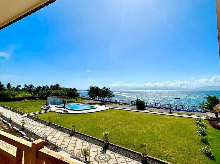 Bayview Beach Resort East Lombok